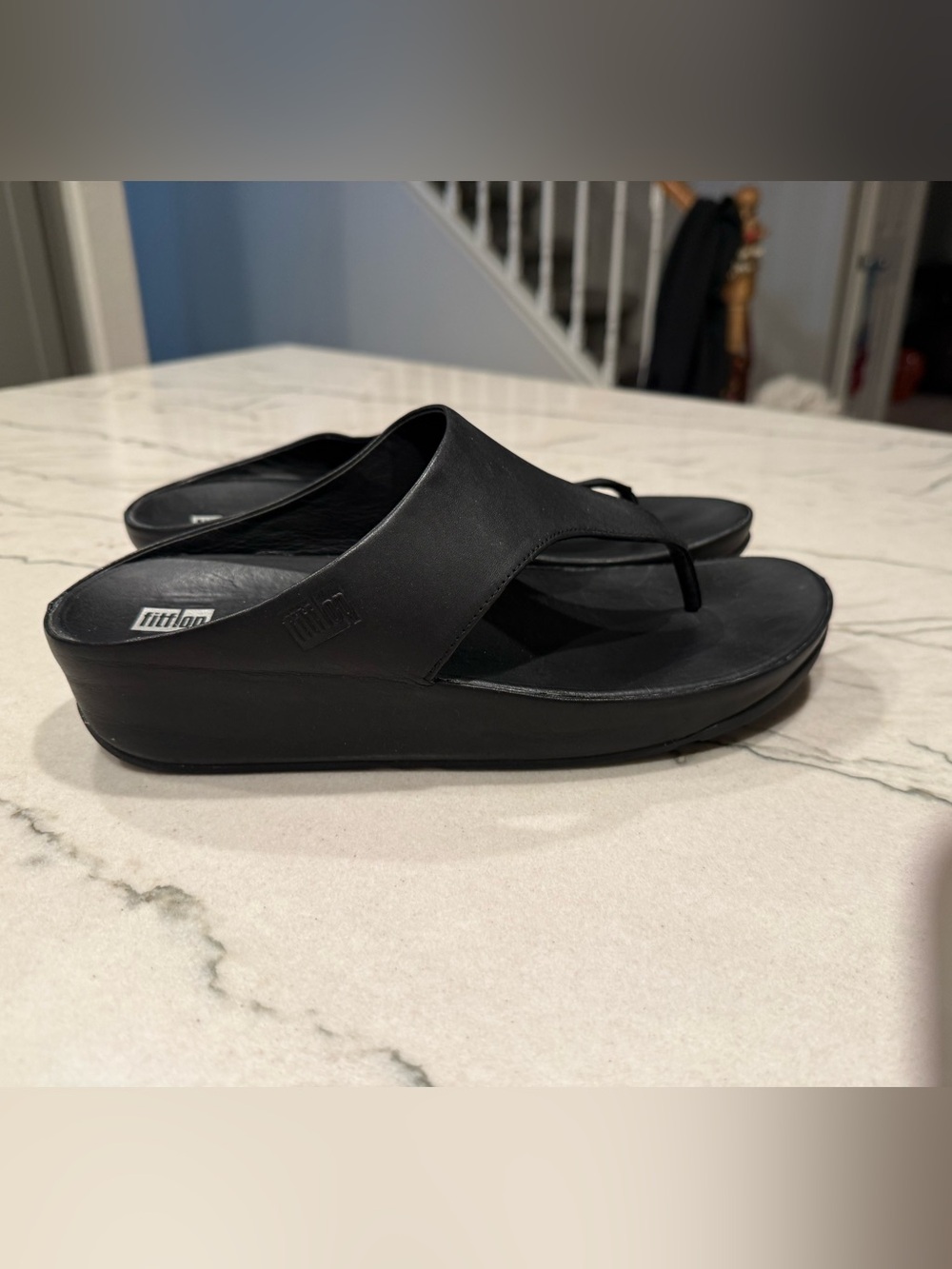 FitFlop Black Leather Thong Sandals US 10 Microwobbleboard Platform FB1-080 - Picture 2 of 16